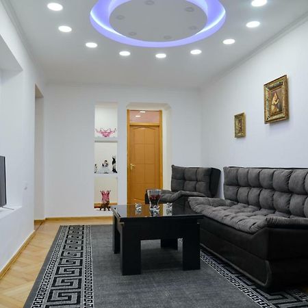 Anastasia Apartment Koutaïssi Extérieur photo